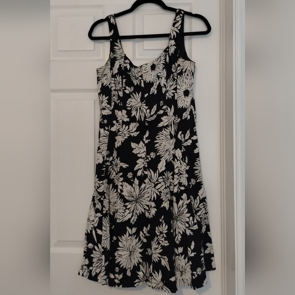 Jones Wear dress, size 10 black and white floral